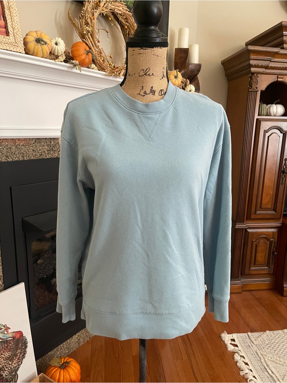 Time and Tru Women's light blue long sleeve sweatshirt Small